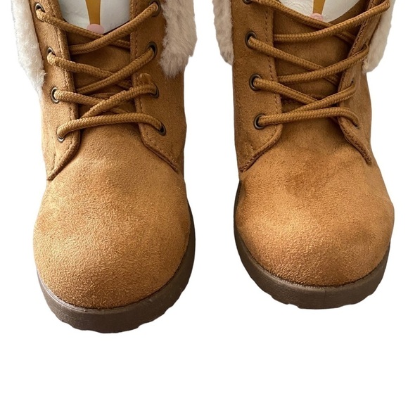 FABKIDS-DEER FACE HIKING BOOTS-SIZE 2 - Picture 4 of 9